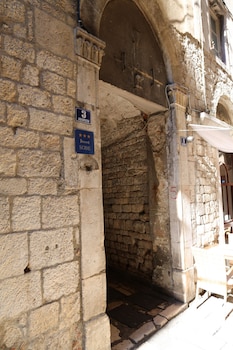 malena palace experience