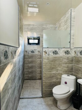 rosa hotel gonio