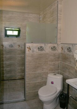 rosa hotel gonio
