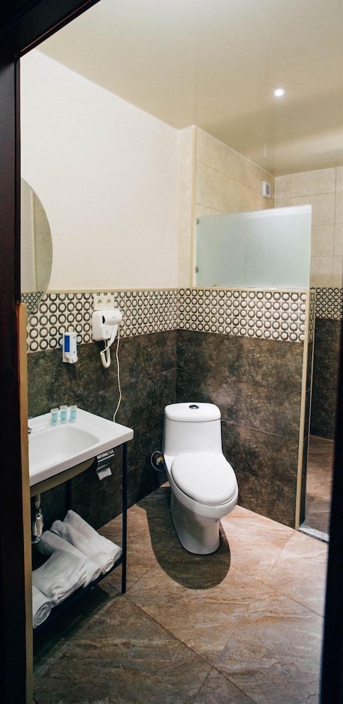 rosa hotel gonio