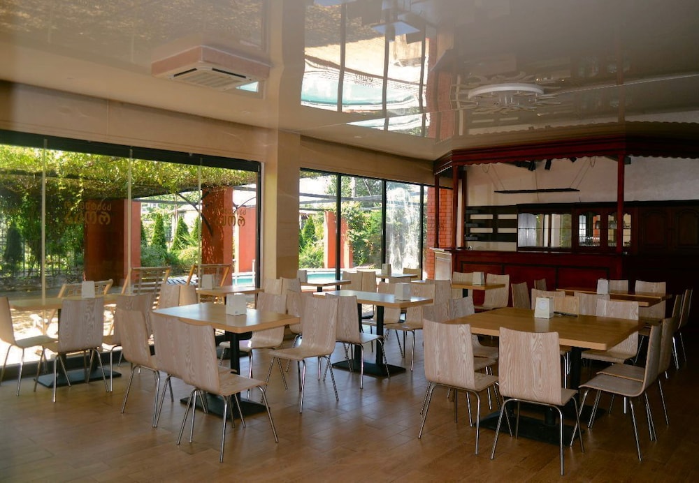 rosa hotel gonio