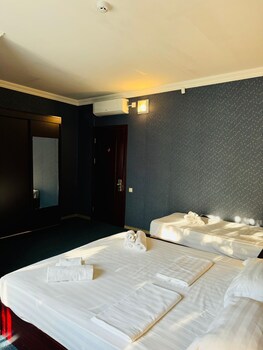 rosa hotel gonio