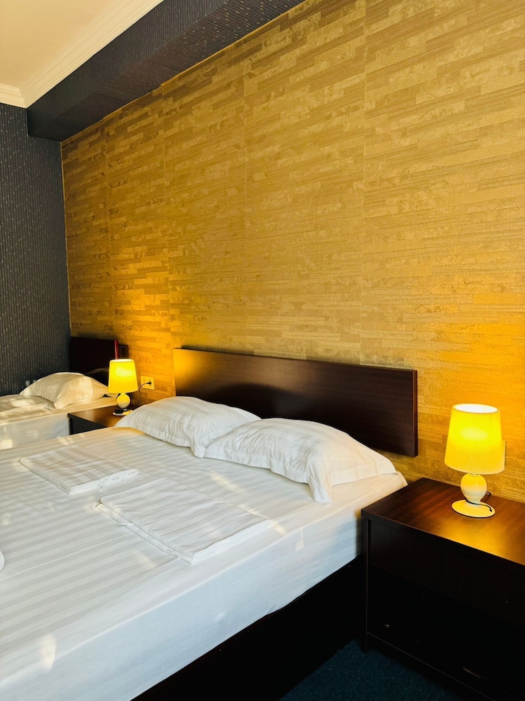 rosa hotel gonio