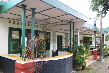 pamularsih homestay