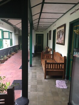 pamularsih homestay