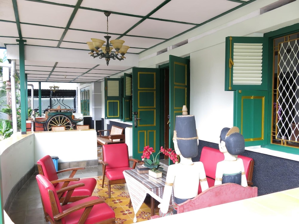 pamularsih homestay