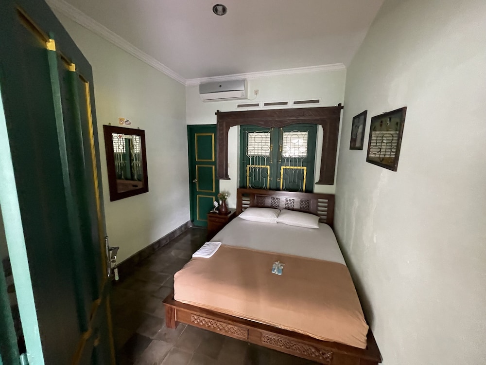 pamularsih homestay