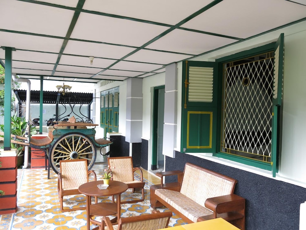 pamularsih homestay