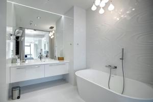 in the sky sky tower apartments