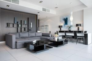 in the sky sky tower apartments