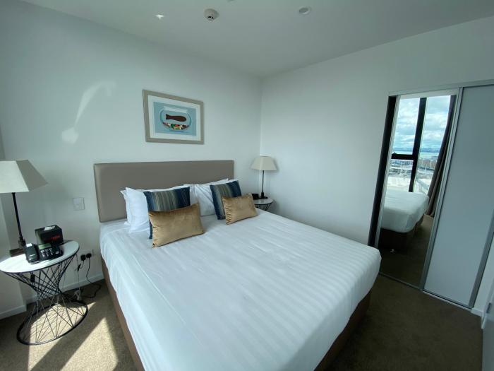 ramada suites victoria street west