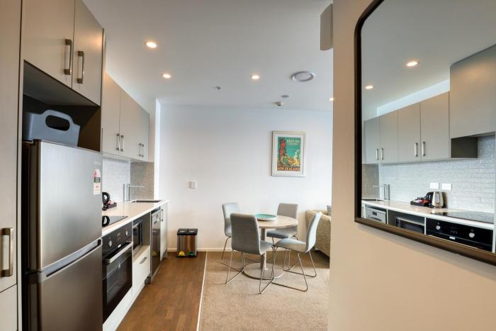 ramada suites victoria street west