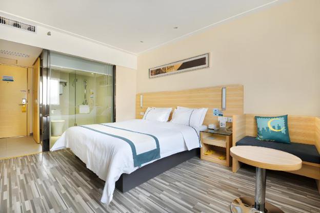 city comfort inn wuhan julong avenue metro station