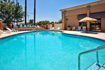 Holiday Inn Birmingham-Airport By Ihg,Birmingham-Shuttlesworth International Airport>>Birmingham,3 star