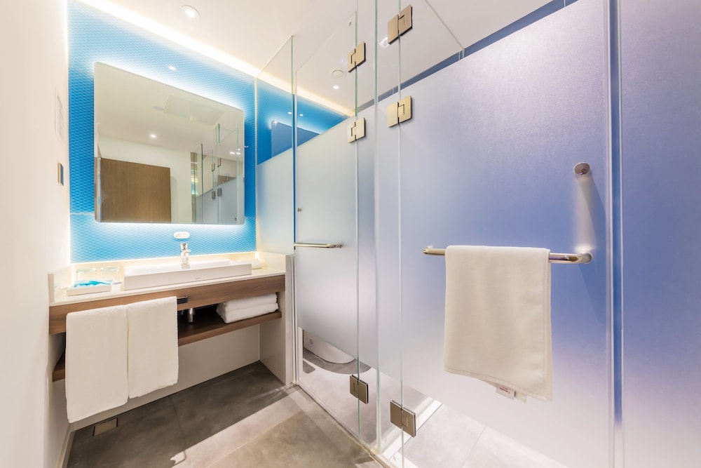 holiday inn express yichang riverside an ihg hotel