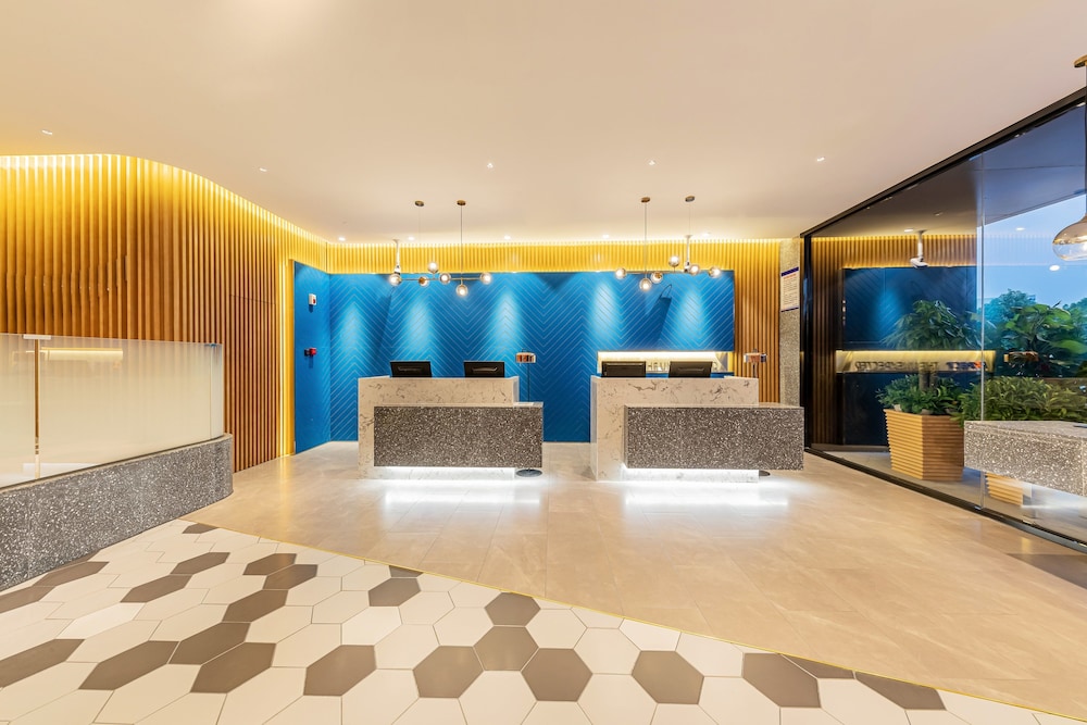holiday inn express yichang riverside an ihg hotel