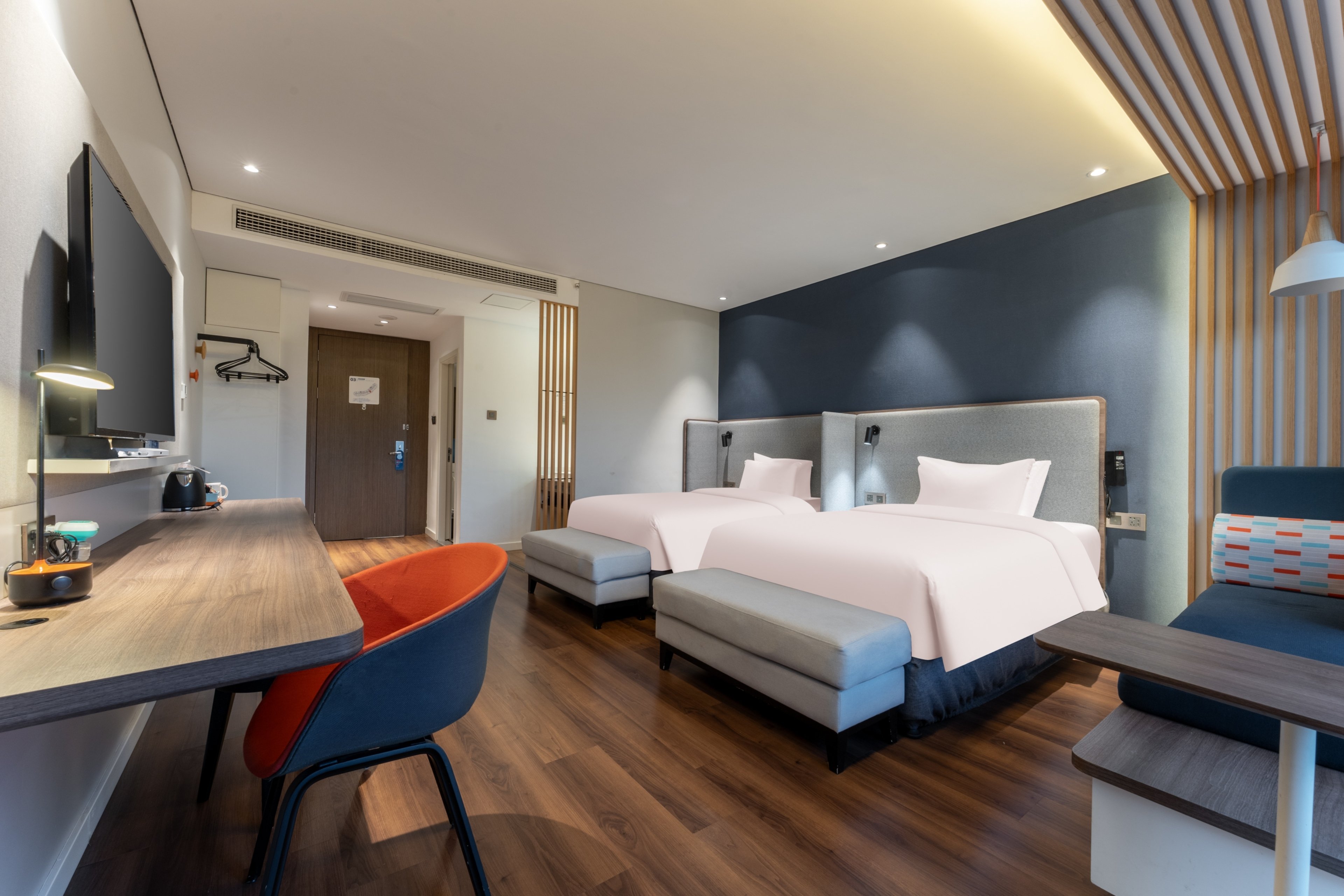 holiday inn express yichang riverside an ihg hotel