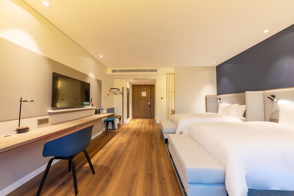 holiday inn express yichang riverside an ihg hotel