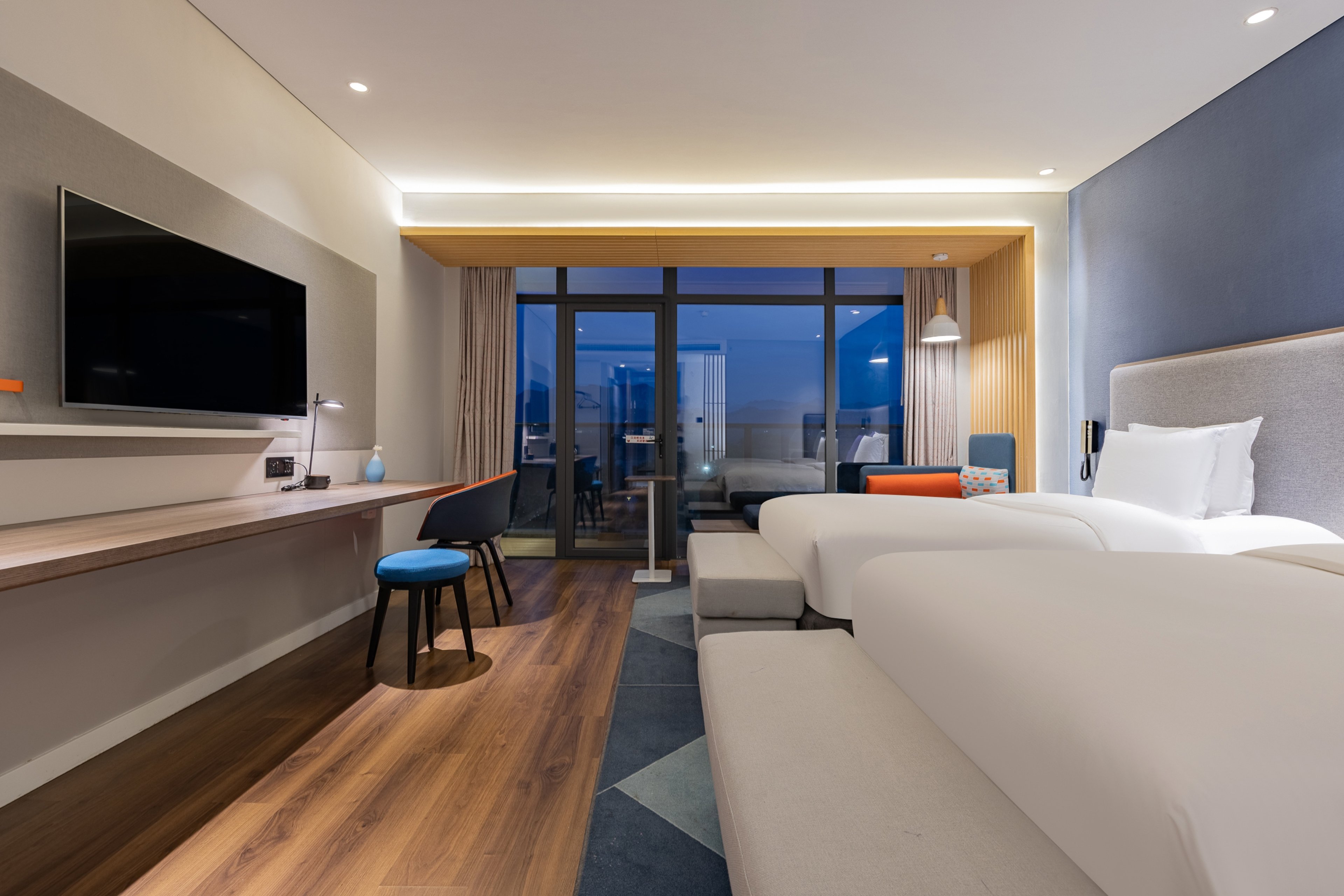 holiday inn express yichang riverside an ihg hotel