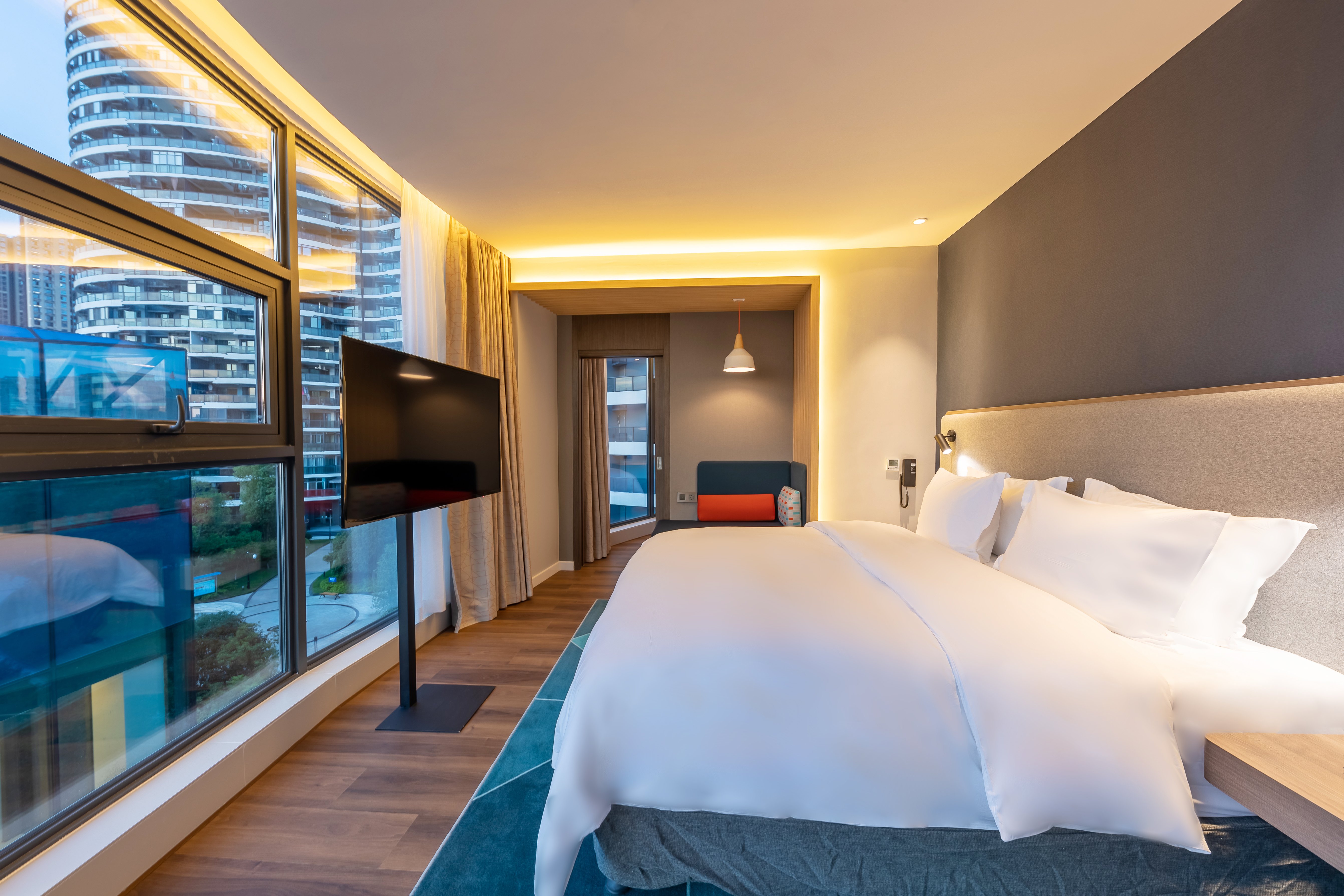 holiday inn express yichang riverside an ihg hotel