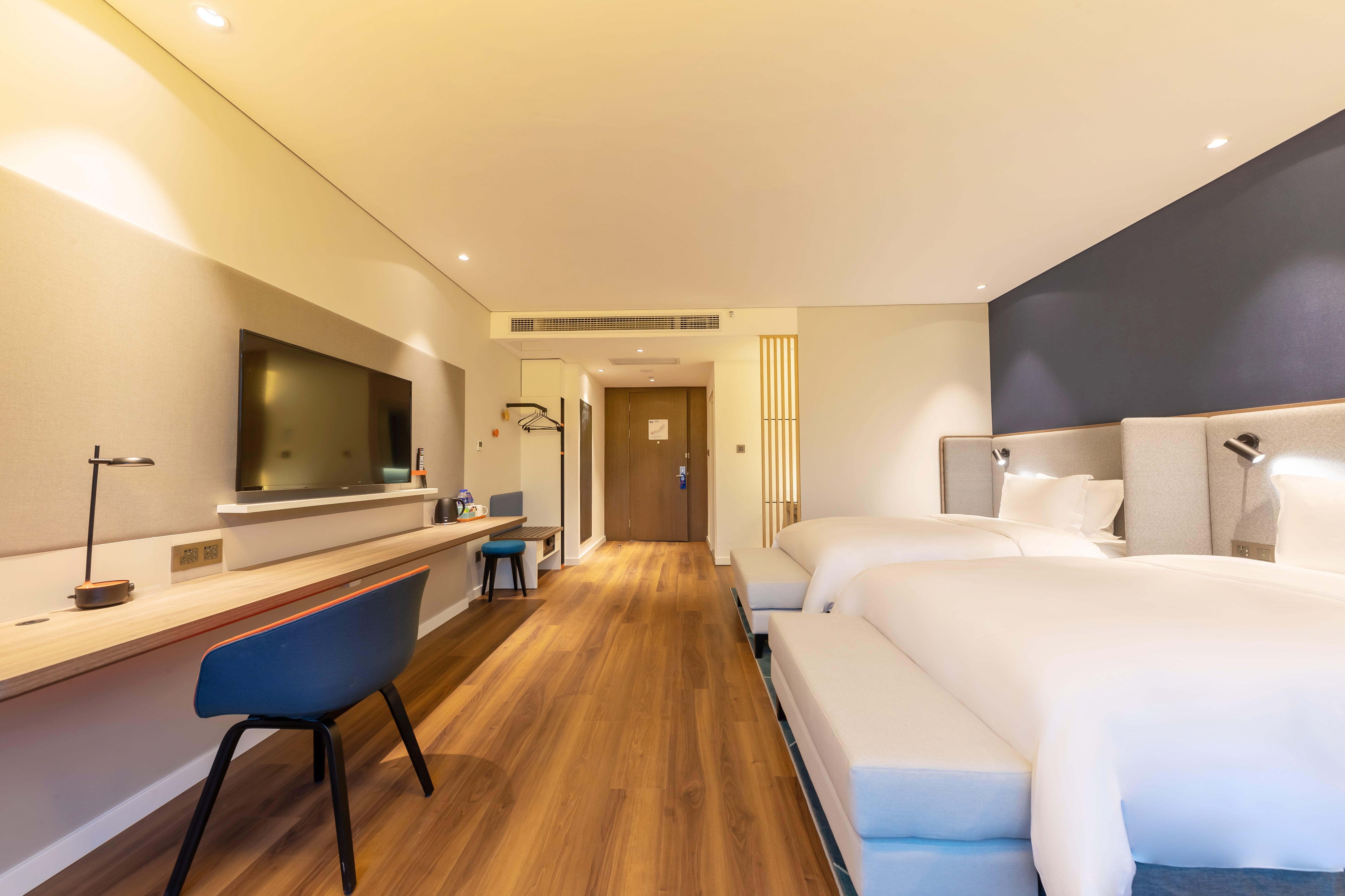holiday inn express yichang riverside an ihg hotel