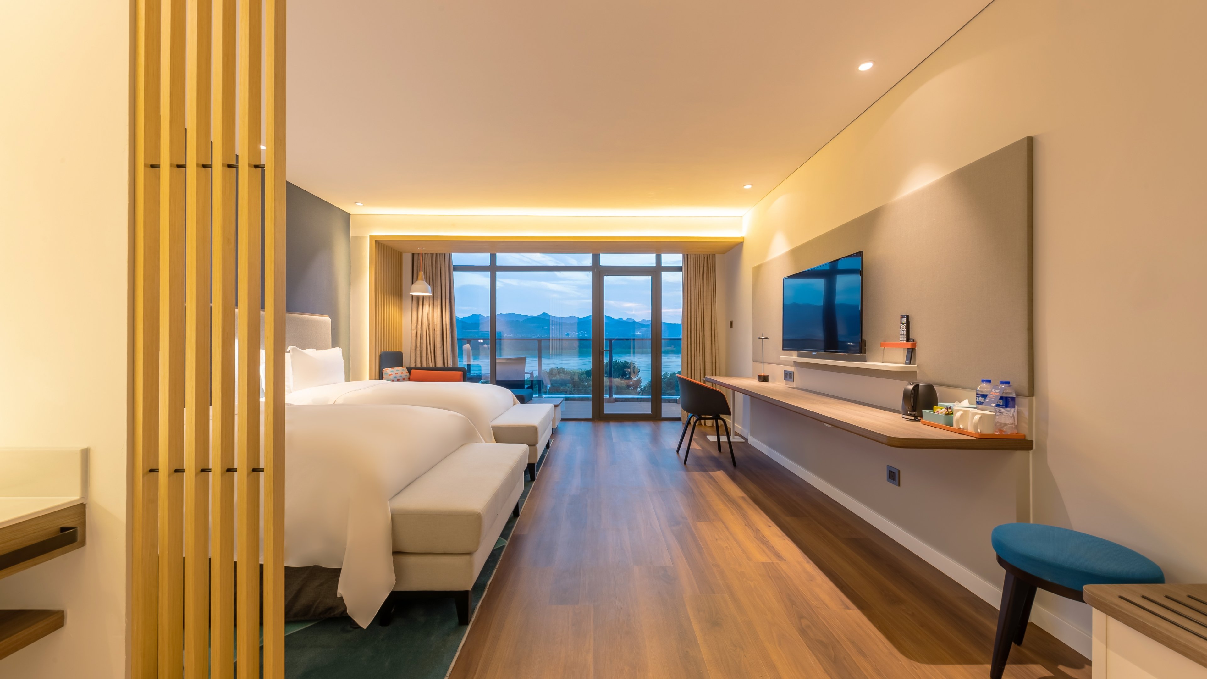 holiday inn express yichang riverside an ihg hotel