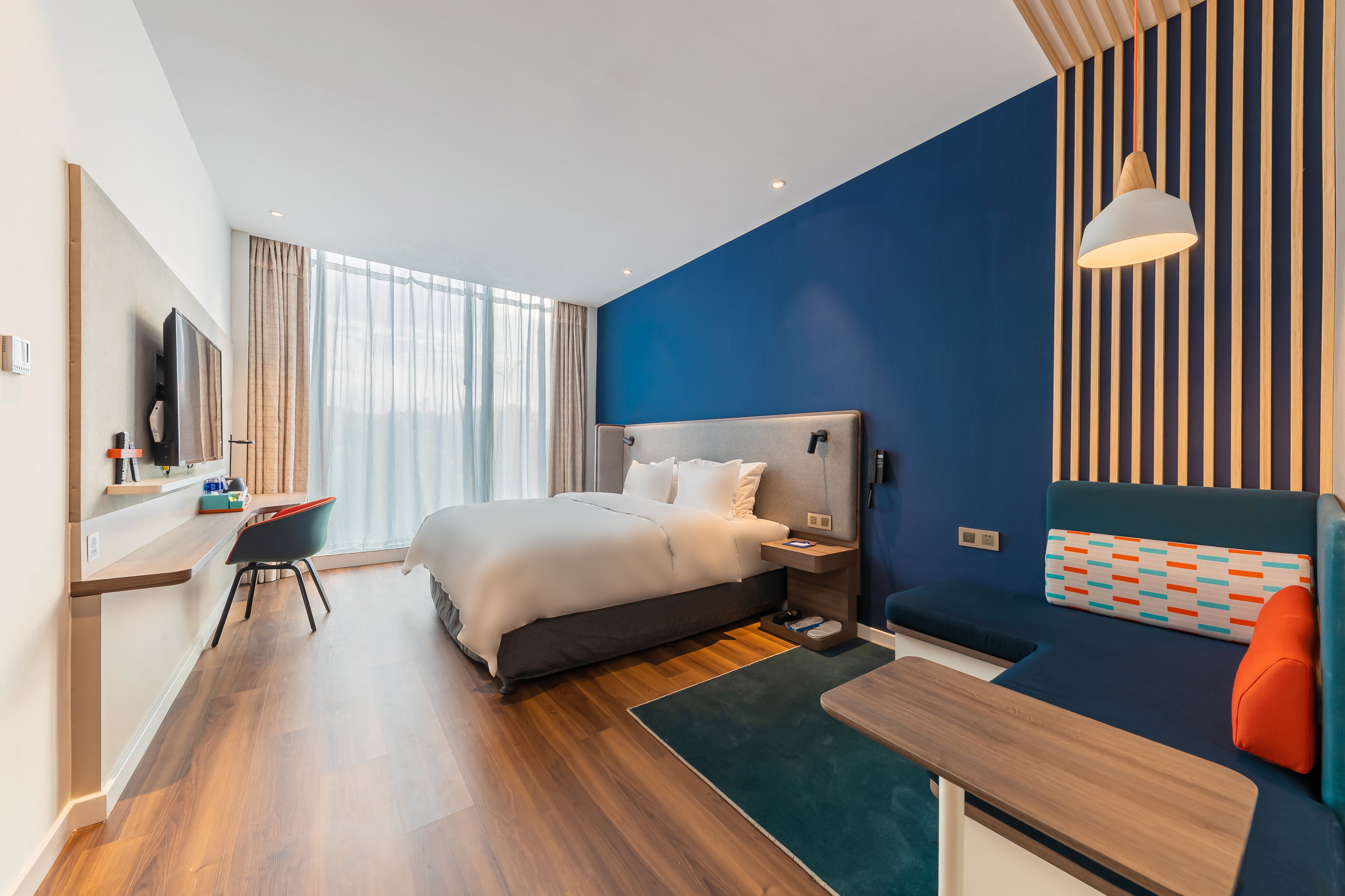 holiday inn express yichang riverside an ihg hotel