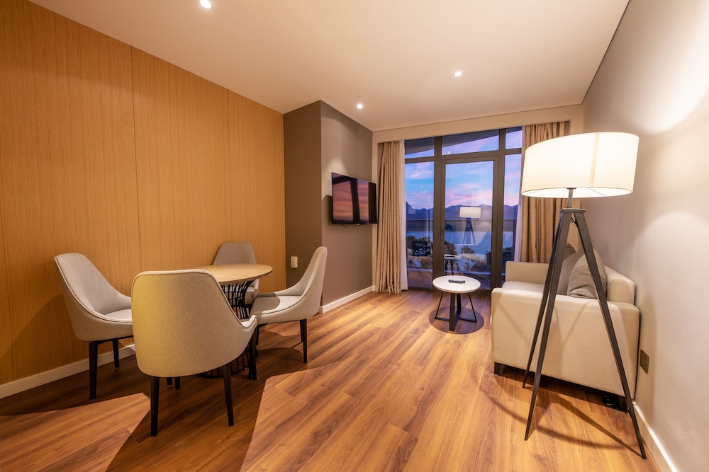 holiday inn express yichang riverside an ihg hotel