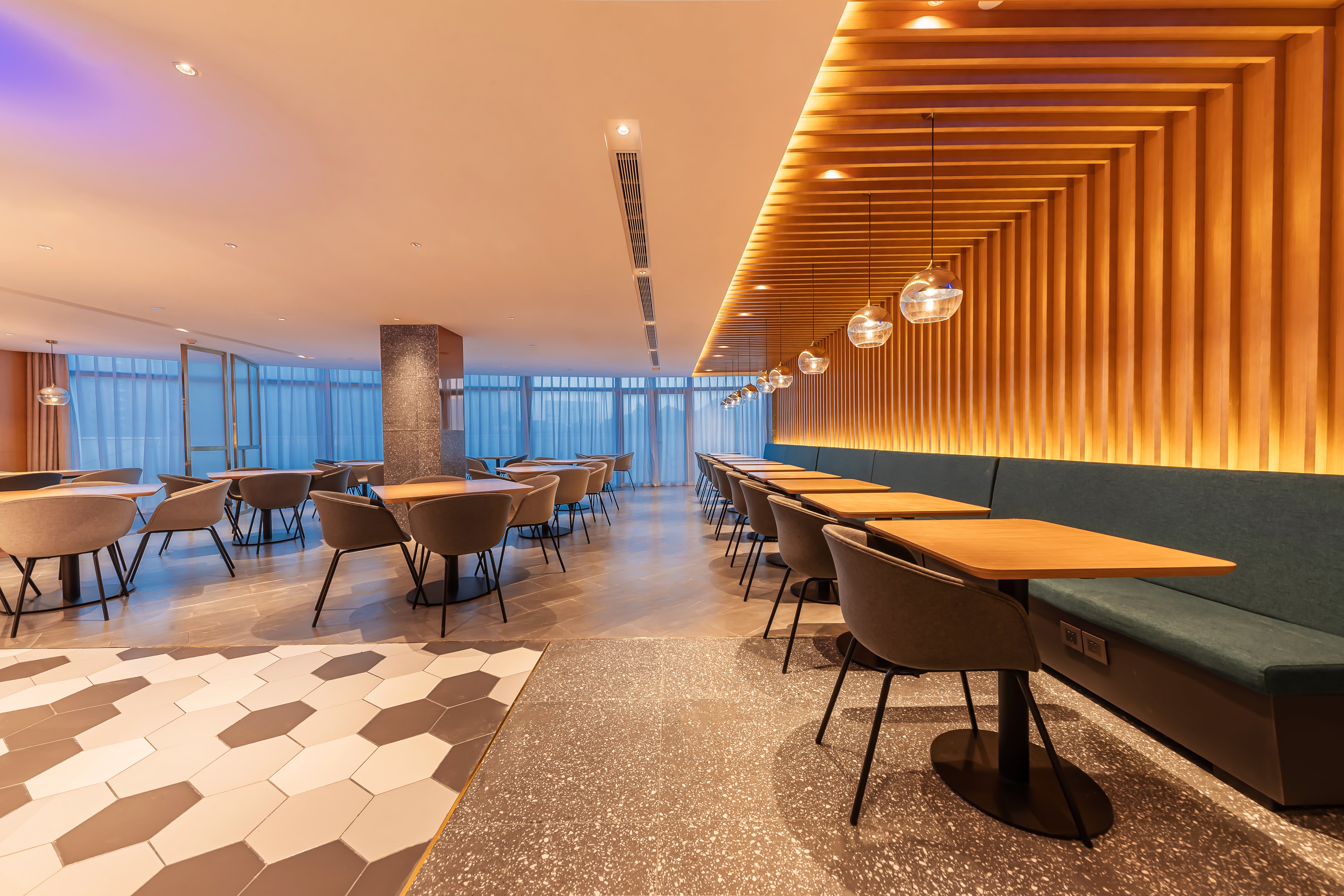 holiday inn express yichang riverside an ihg hotel