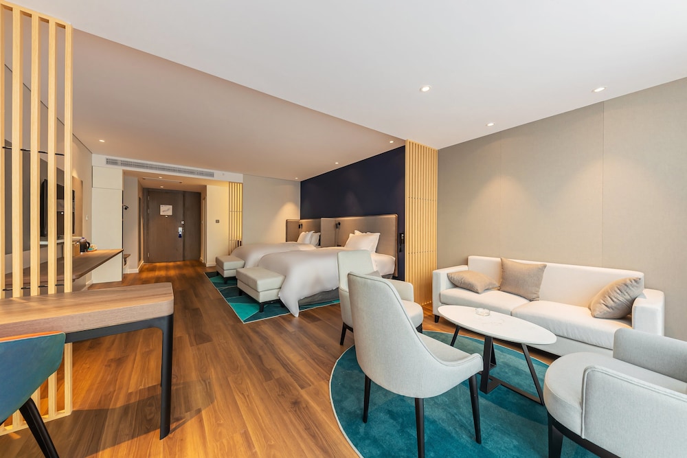 holiday inn express yichang riverside an ihg hotel