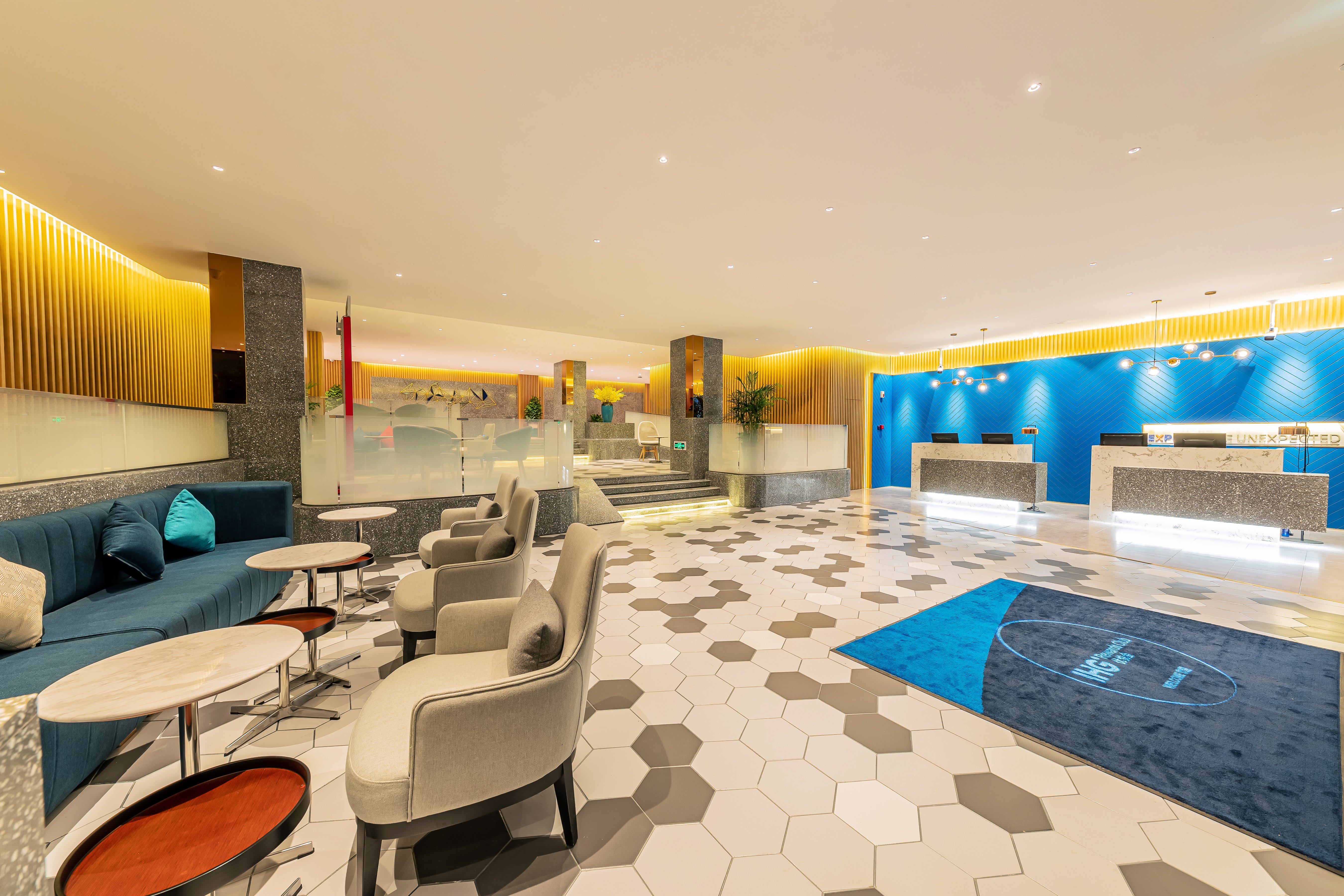 holiday inn express yichang riverside an ihg hotel