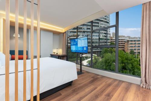 holiday inn express yichang riverside an ihg hotel