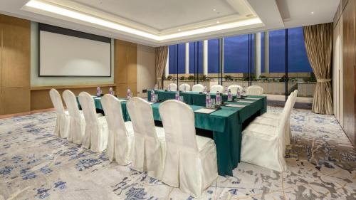 crowne plaza beihai silver beach an ihg hotel