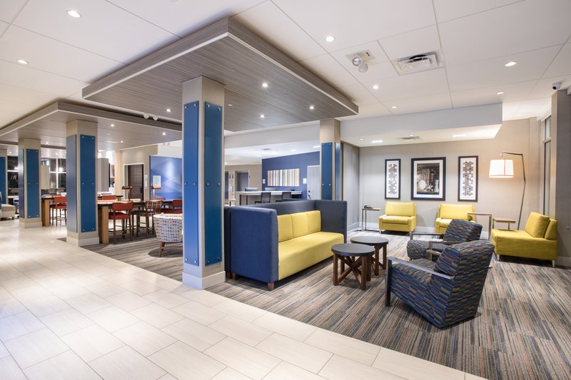 hol inn exp and suites denver ne brighton