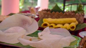 thathsara holiday inn
