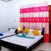 thathsara holiday inn