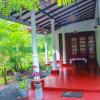thathsara holiday inn