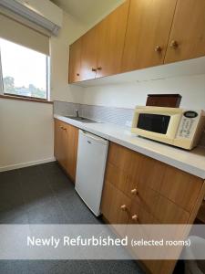summerhill motor inn adults only