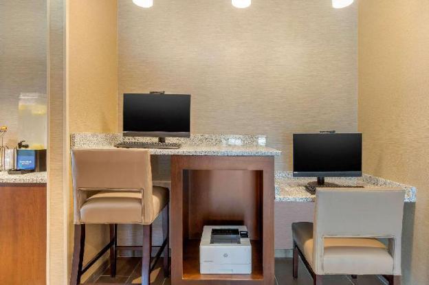 comfort inn and suites