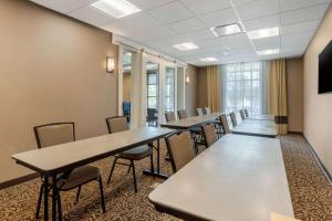 comfort inn and suites