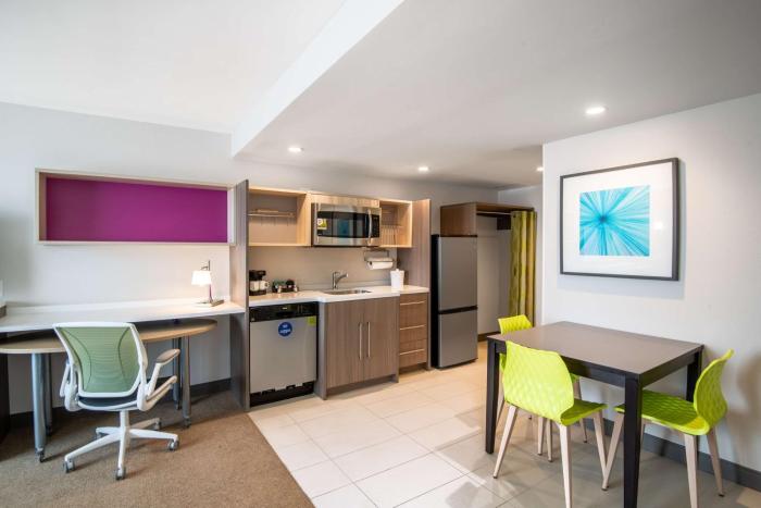 home2 suites by hilton phoenix airport north az