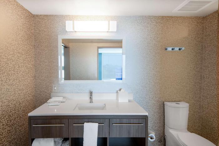 home2 suites by hilton phoenix airport north az
