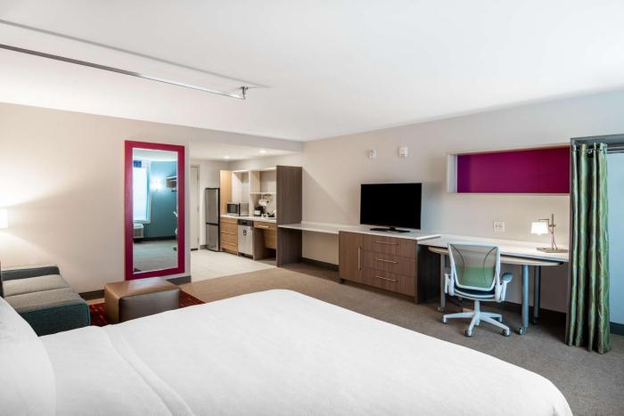 home2 suites by hilton phoenix airport north az