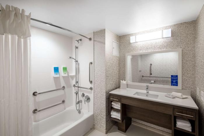home2 suites by hilton phoenix airport north az