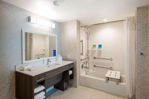 home2 suites by hilton phoenix airport north az