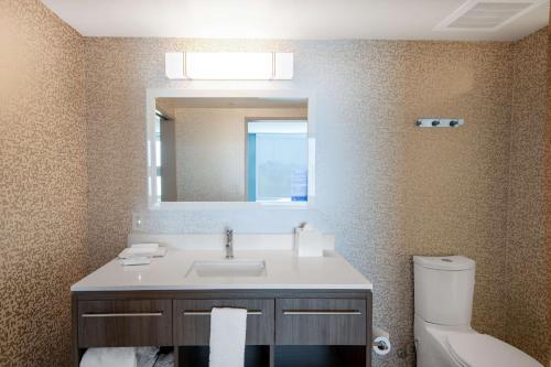 home2 suites by hilton phoenix airport north az