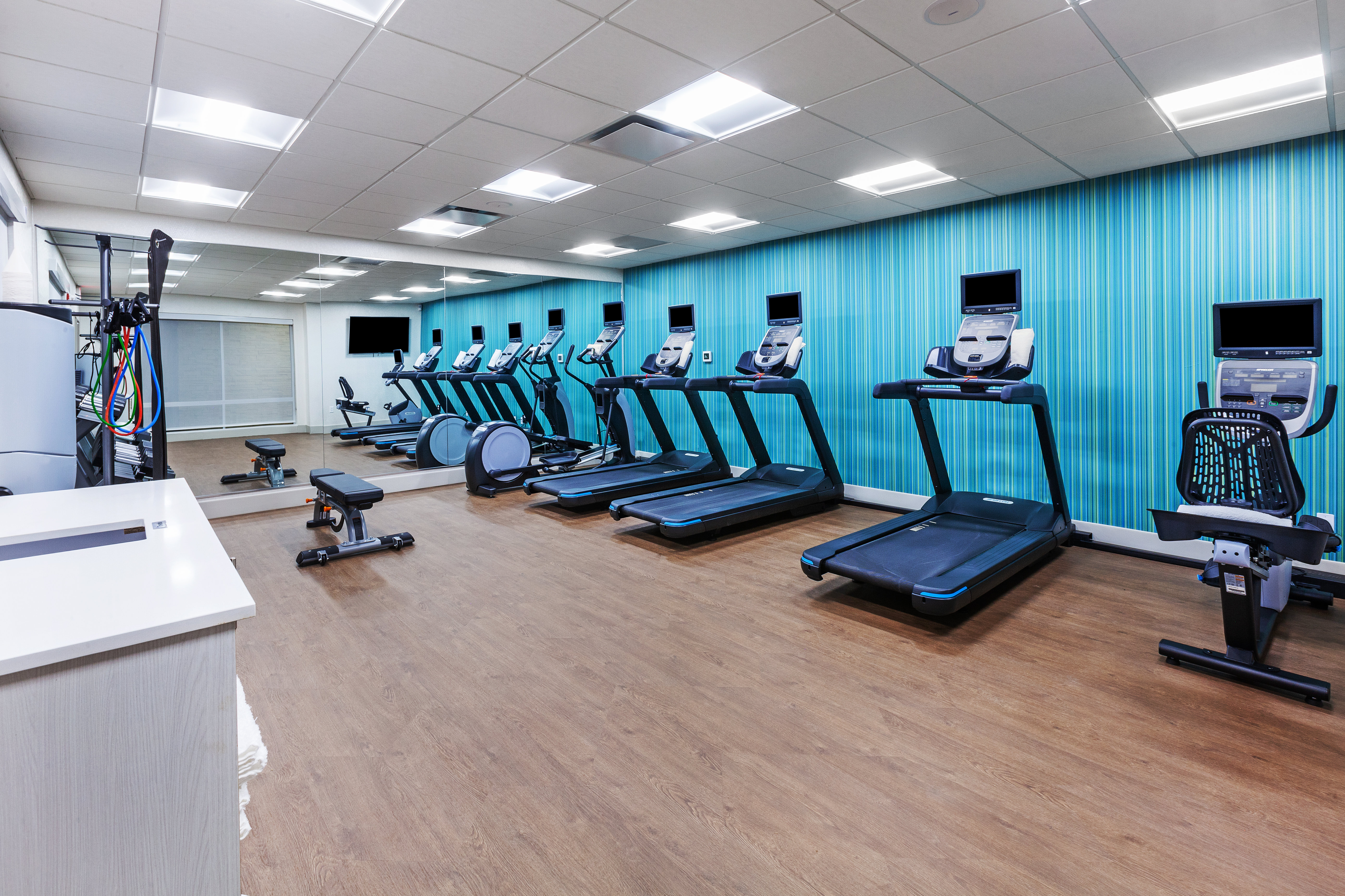 hol inn exp and suites tulsa northeast owasso