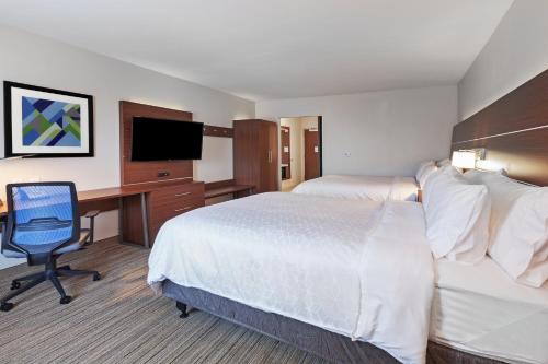 hol inn exp and suites tulsa northeast owasso