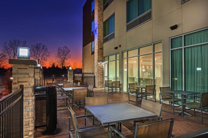 hol inn exp and suites tulsa northeast owasso
