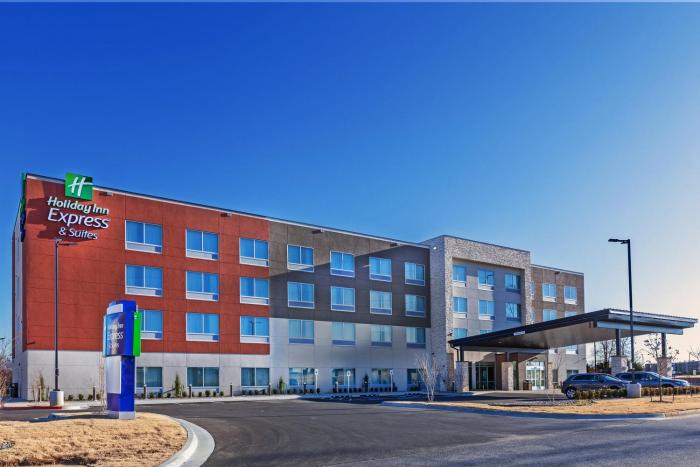 hol inn exp and suites tulsa northeast owasso